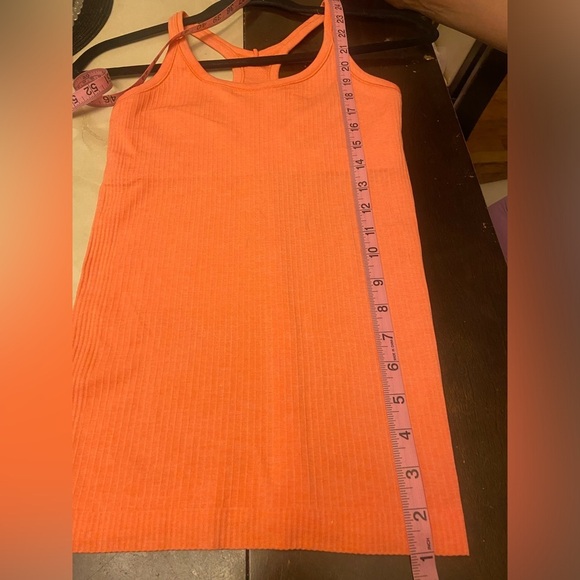 Lululemon top - Picture 11 of 14